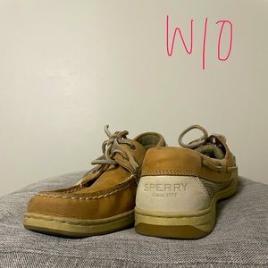 Sperry low top shoes!